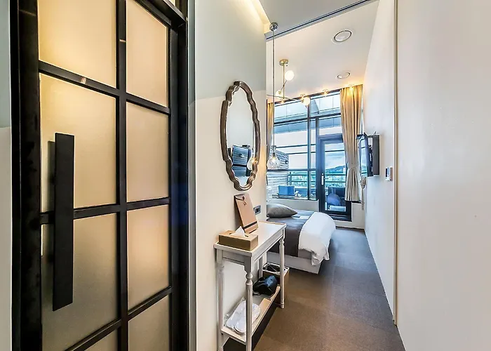 H Avenue Gwangalli Branch Пусан