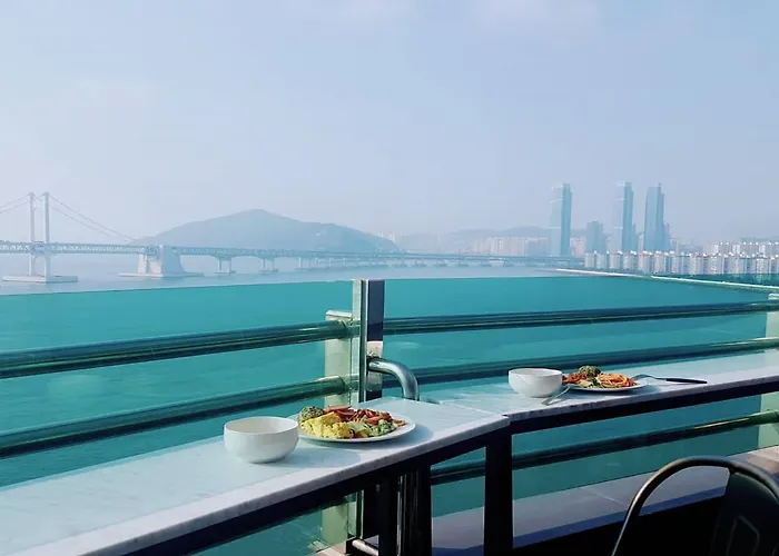 H Avenue Gwangalli Branch 2*
